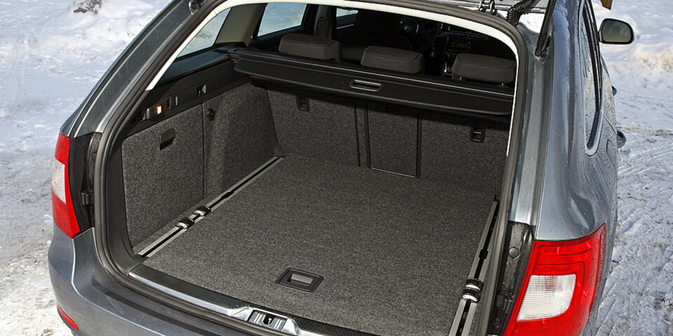ROMMELIG: Bagasjerommet er blitt enda større, 633 liter med baksetene oppe og 1865 liter med setene nede.