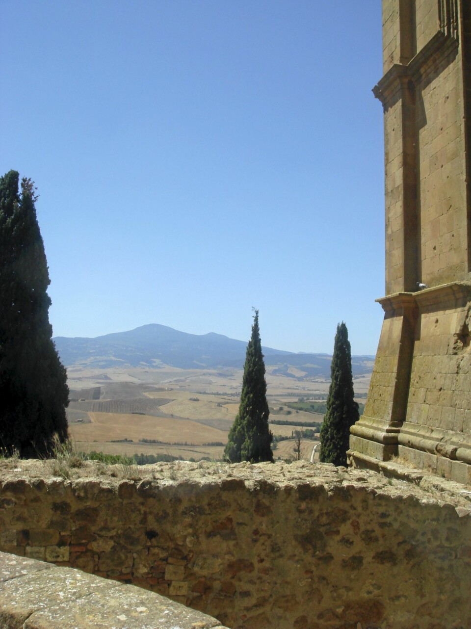 UTSIKT: Fra Pienza er det storslagen utsikt ut over Val d'Orcia.