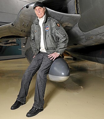 VETERAN: Etter 30 år og 5000 flytimers karriere var to ødelagte vingetanker tross alt ikke så galt, synes Stein Klaveness.