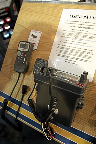 KURS: Nå kan Kystvakten sjekke om du har lisens for VHF-en din.