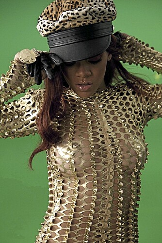 2010-02-10.
Rihanna in promo video shoot for single Rude Boy.
Supplied by: Planet Photos Code: 4066
DISTR. STELLA PICTURES