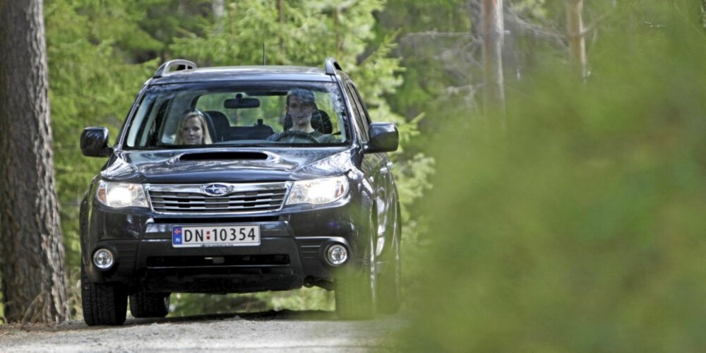 RØFF, MEN TRANG: Subaru Forester og andre kompakte SUV-er har ikke voldsomt mye plass. Men til gjengjeld takler de andre utfordringer. RØFF, MEN TRANG: Subaru Forester og andre kompakte SUV-er har ikke voldsomt mye plass. Men til gjengjeld takler de andre utfordringer.