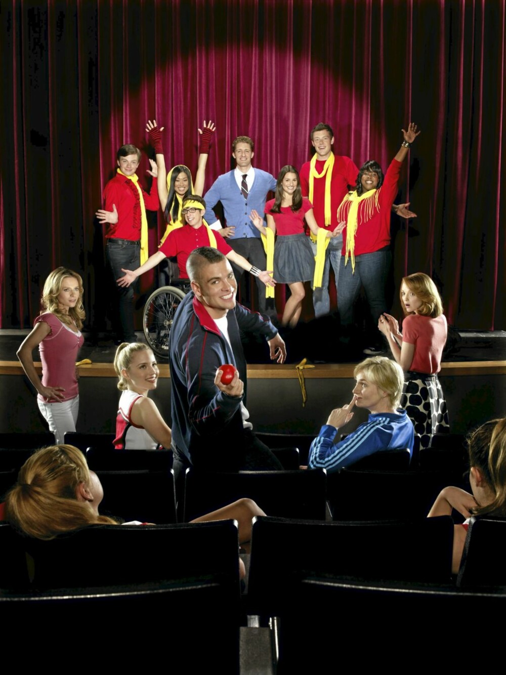 Musikalkomedien Glee handler om en sanggruppe på high school.