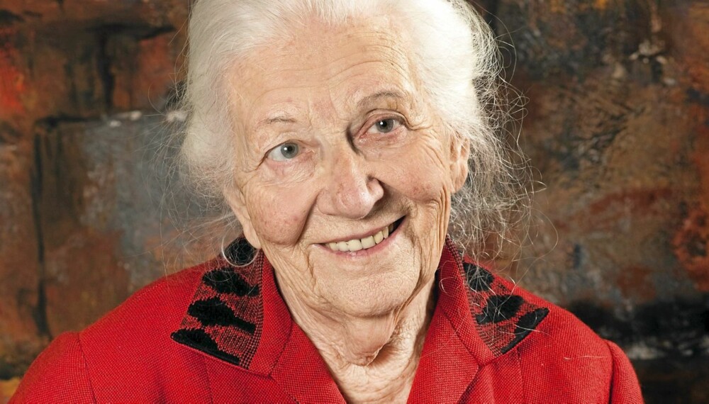 KONGELIGE KRETSER: Helen Gerner Holager er nå 90 år gammel. - Ute snakket vi aldri om at mor var en god venn av kong Haakon, minnes hun.