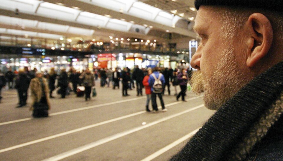 ØRNEBLIKK: Tore og hans partnere ''røngtgenbelyser'' Oslo S, og snart kommer håndjernene til nytte.