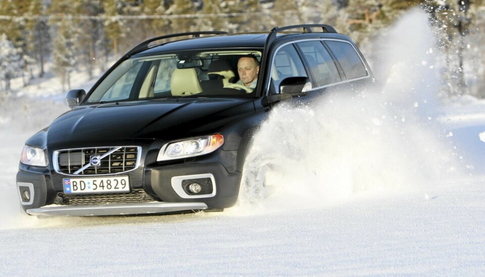VELUTSTYRT: Det finnes billigere biler i Norge, men skal du virkelig ha en flott og skikkelig velutstyrt bil, med største motor og automatgir, så er det penger å spare på vår ''harry-importbil''. Se regnestykket.