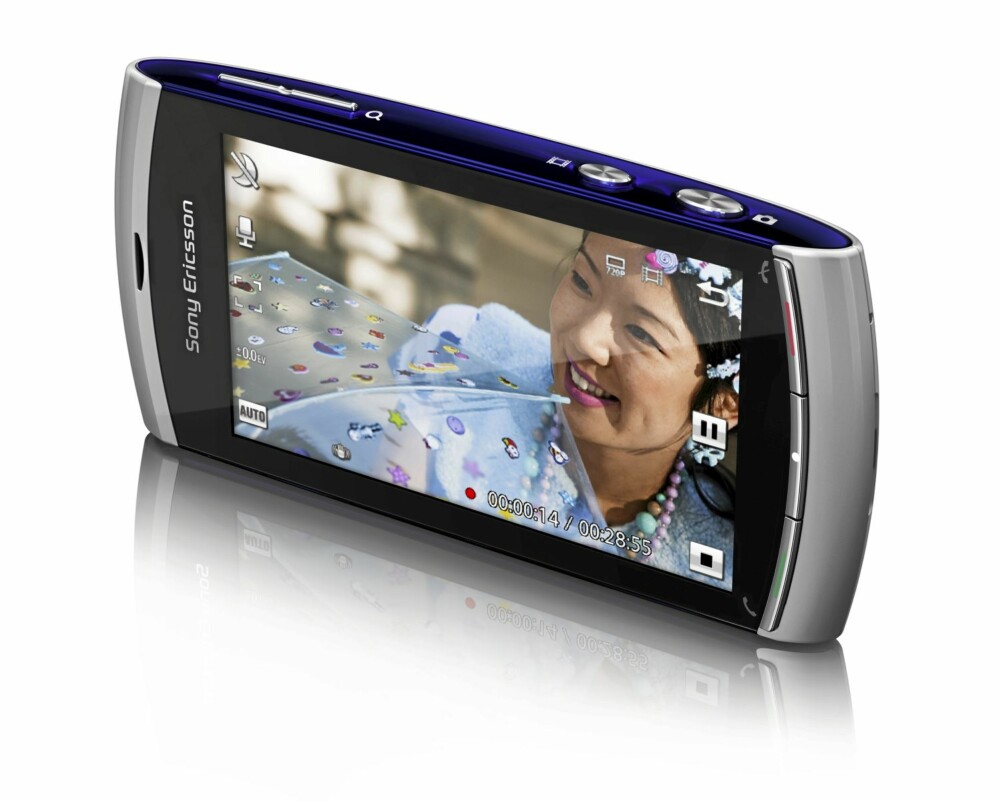 GLIMRENDE: Sony Ericsson Vivaz har en glimrende skjerm og et godt kamera. Dessverre trekker en del andre ting ned for denne mobilen.