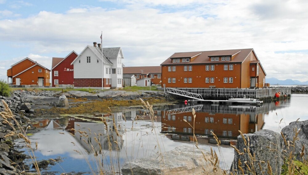 FRA MOLDE: Vi reiste ut fra Molde og brukte et par timer på båtturen ut til det lille tettstedet.