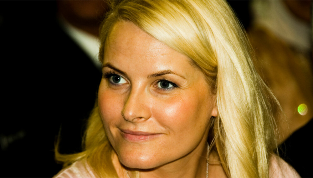 BLIR HJEMME: Kronprinsesse Mette-Marit kommer ikke tilå være med på turen til Qatar og Emiratene i april. BLIR HJEMME: Kronprinsesse Mette-Marit kommer ikke tilå være med på turen til Qatar og Emiratene i april.