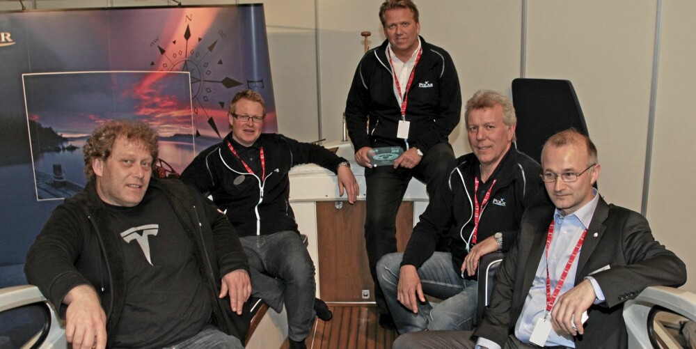 Frederic Hauge fra miljøstiftelsen Bellona (t. v.) tok turen om bord i Polar 20 Elektro, vinneren av årets Blått Hav-pris.