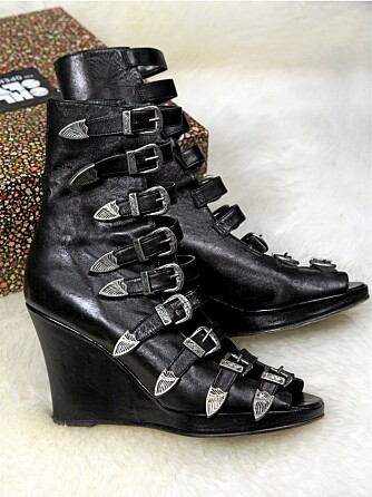 - Disse skoene er fra Chloé Sevignys kolleksjon for Opening Ceremony, og jeg forelsket meg øyeblikkelig.