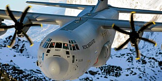 MODERNISERT HERC: Fem meter lenger, nye motorer og propeller er blant endringene på den nyeste versjonen av flytypen fra 1954. Nå heter den: C-130 J Hercules.
