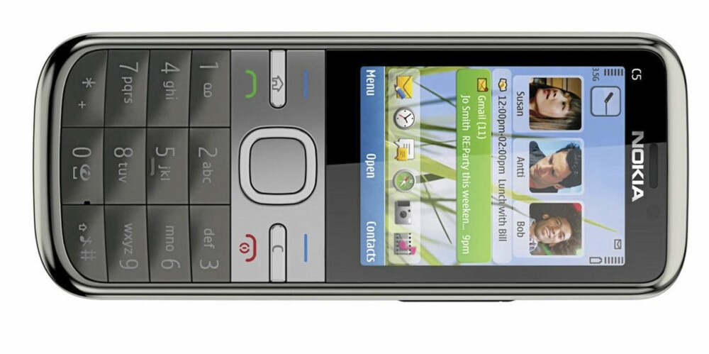 TASTER: Det er mye fokus på mobiler med berøringsskjerm nå om dagen, men fortsatt vil mange ha mobiler med fysiske taster. Nokia C5 er å så måte en klassiker.
