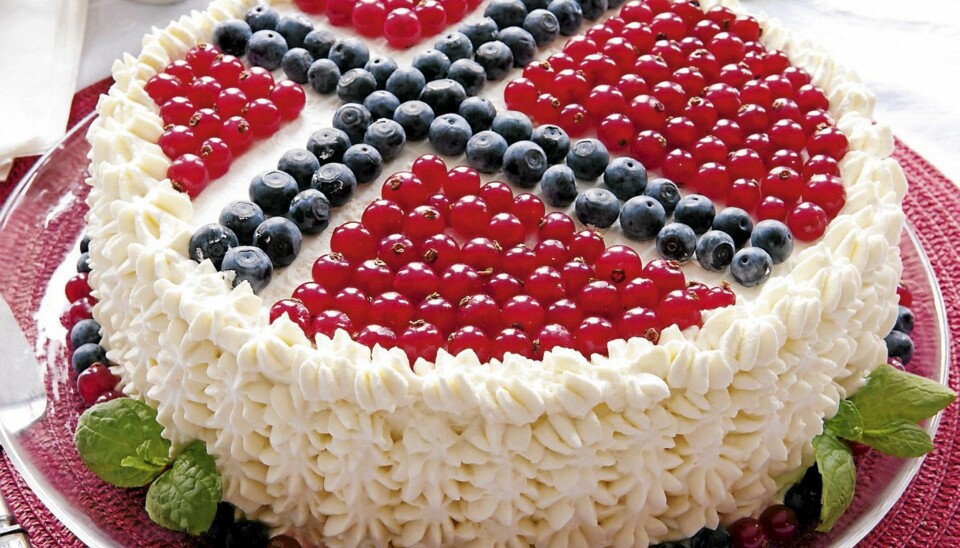 Her har du en skikkelig festkake. Den gjør garantert suksess på kakebordet!