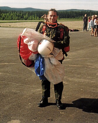 JEGER-MEISTER: Få nordmenn har så mange fallskjermhopp bak seg som Ernst Meister - Linni Meisters pappa.