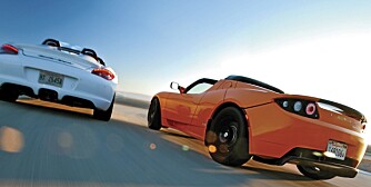 Tesla Roadster Sport og Porsche Boxster Spyder