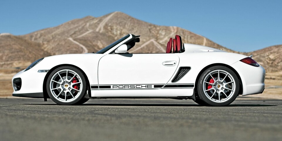 Tesla Roadster Sport og Porsche Boxster Spyder