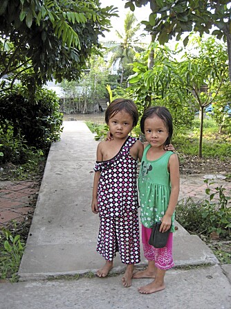 NYSGJERRIGE: Søte småfrøkner i Saigon.