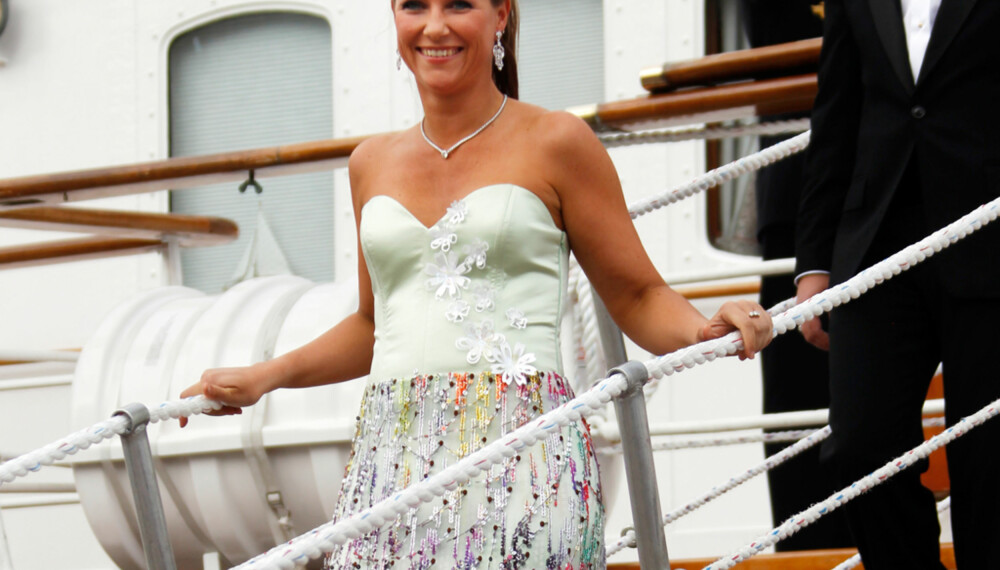 Prinsesse Märtha gikk på fest i norsk-designet kjole.