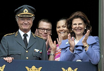 PÅ BALKONGEN: Da kong Carl Gustaf fylte år den 30. april 2010, fikk Daniel Westling plass på slottsbalkongen for første gang.