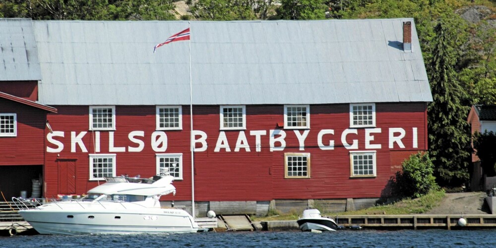 TRADISJONER: Også Skilsø er blant båtbyggerne som holder til her.