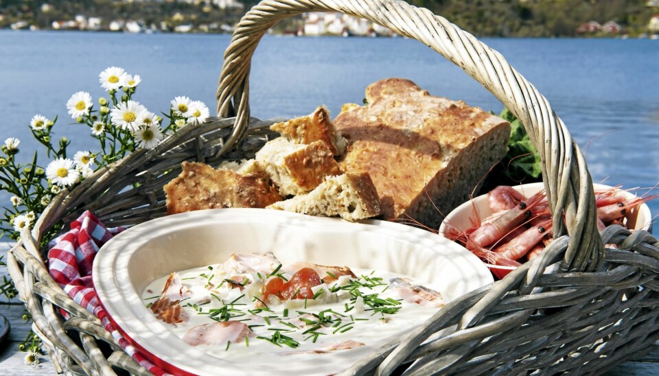 Server focaccia som tilbehør til denne herlige fiskesuppen.