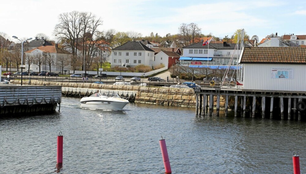 Gjestehavnen i Åsgårdsstrand er delt i en ytre og indre del.