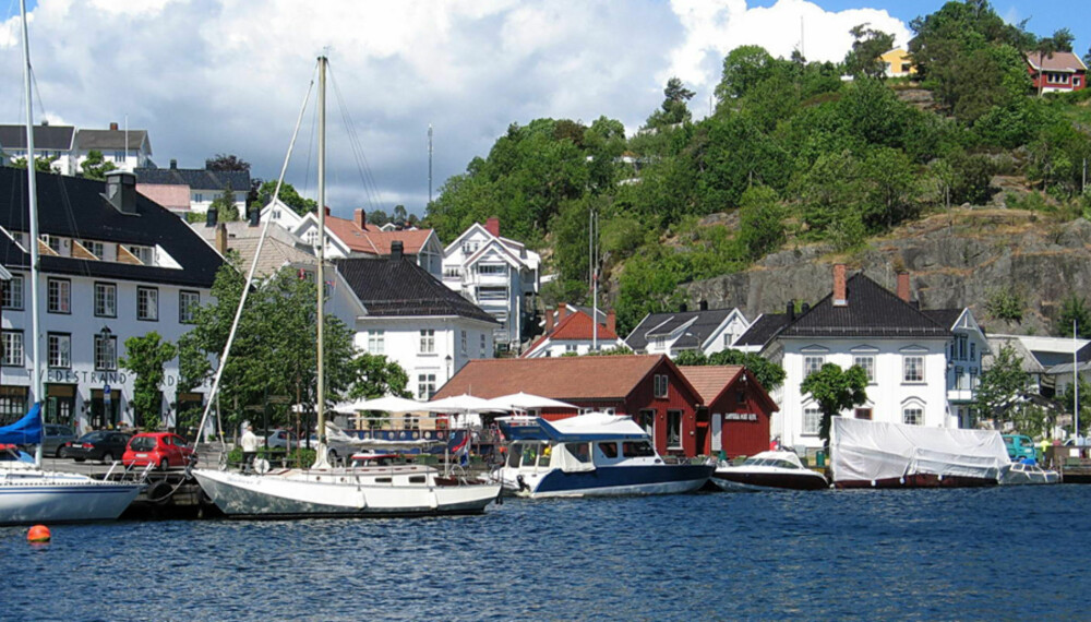 Bymiljøet rundt indre havn har en eim av seilskutetid.