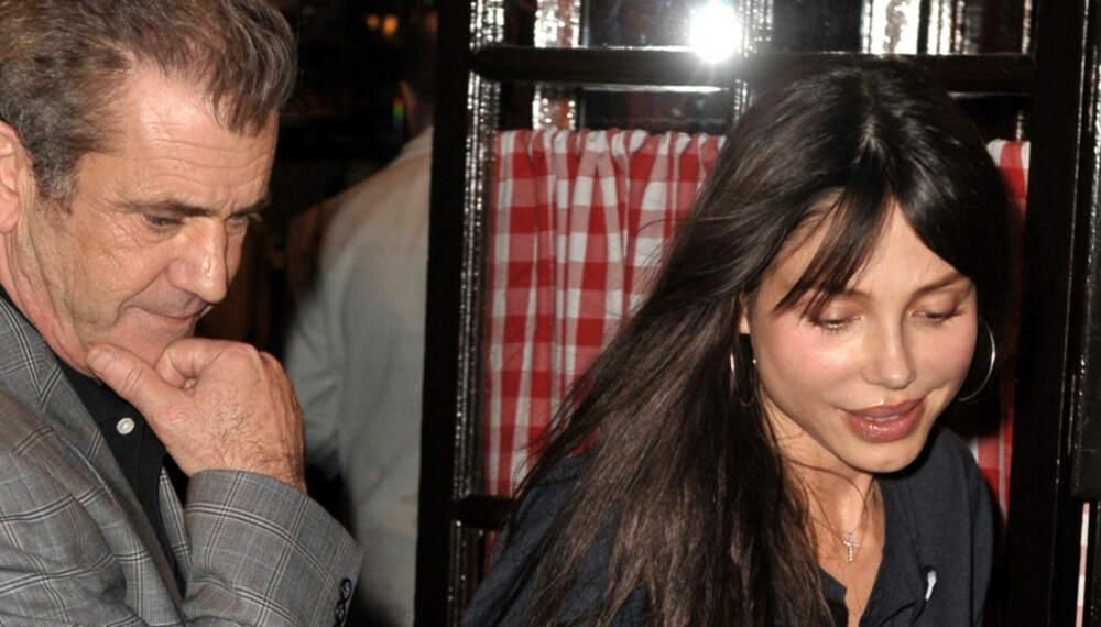 MISFORNØYD MEL: Mel Gibson misliker sterkt at hans ekskjæreste Oksana Grigorieva kler seg sexy for andre enn ham.