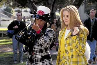 Cher (Alicia Silverstone) og Dionne (Stacey Dash) er skolenes fashiondronninger i 1995.