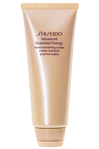 SHISEIDO: Advanced Essential Energy Hand Nourishing Cream (kr 225). SHISEIDO: Advanced Essential Energy Hand Nourishing Cream (kr 225).