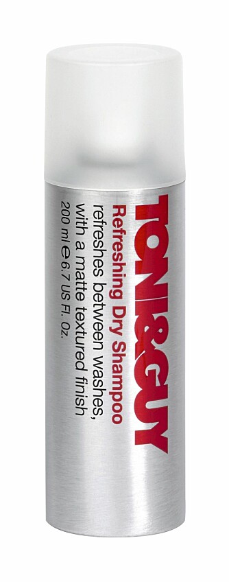 TØRRSJAMPO: Toni & Guy Refreshing Dry Shampoo (kr 122). TØRRSJAMPO: Toni & Guy Refreshing Dry Shampoo (kr 122).
