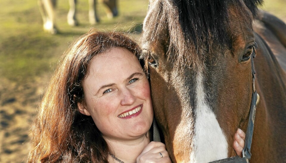 Sissel snakker telepatisk med hesten Hurrycane og hører hvordan hun har hatt det siden sist.