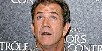 ENGLEVAKT: Mel Gibson slapp uskadd fra det, da han søndag kjørte av veien med sin Maserati sportsbil.