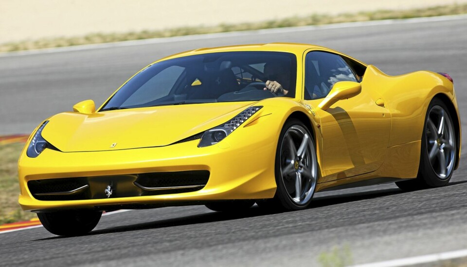 KAN TA FYR: Fem tilfeller av motorbrann er registrert av Ferrari, og 458 Italia blir nå tilbakekalt for utbedringer.