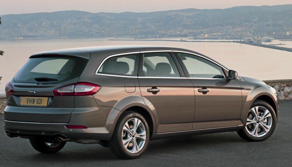 ROMMELIG: Det er masser av plass i Ford Mondeo, både foran, i baksetet og i bagasjerommet.