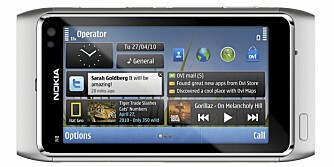 BREDDEFORMAT: Ved å bare tillate widgets i en bestemt størrelse kan Symbian^3 snu startskjermen til breddeformat. Vi hadde foretrukket muligheten for større widgets.