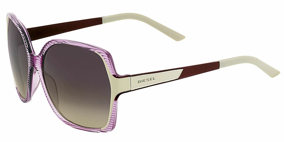 NEI: Fargerike solbriller fra Diesel (kr 1570).