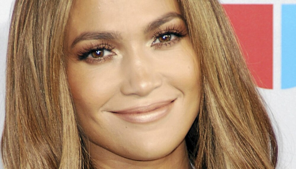 DRØMMEVIPPENE: Få glamorøse vipper som Jennifer Lopez ved å bruke løsvipper.
