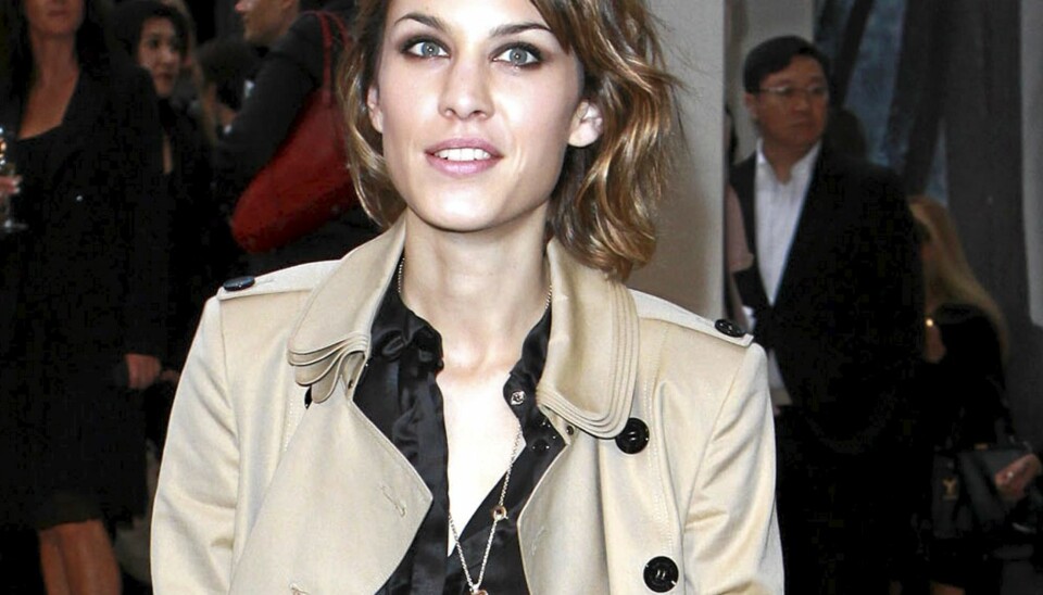 ALEXA CHUNG: Sitter alltis på første rad på motevisningene.