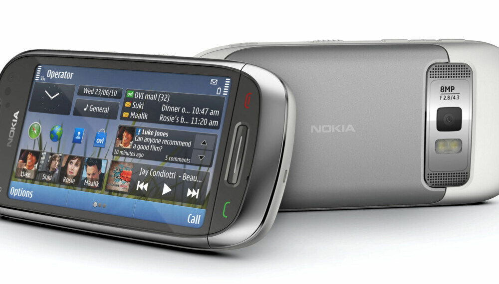 RUND: Nokia C7 er rund i formen.