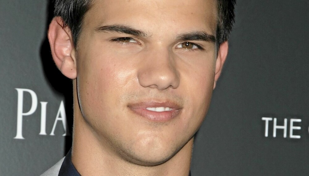 SJARMERENDE VARULV: Taylor Lautner har varmet mangt et ungpikehjerte som  varulven Jacob i Twilight-filmene. Nå oversvømmes kjekkasen av filmtilbud.