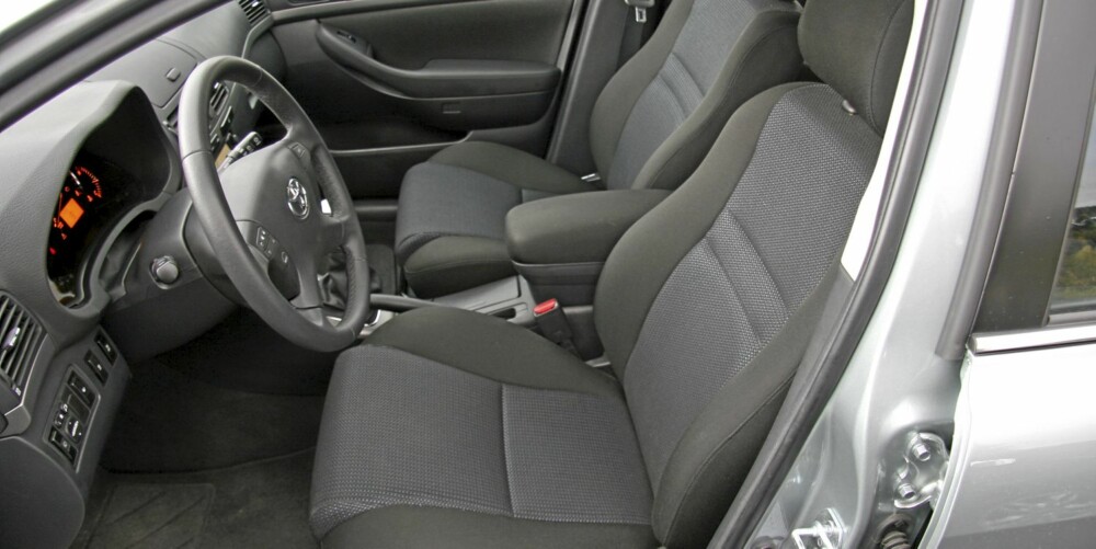 Toyota Avensis D-4D kan by på gode seter og sittestilling