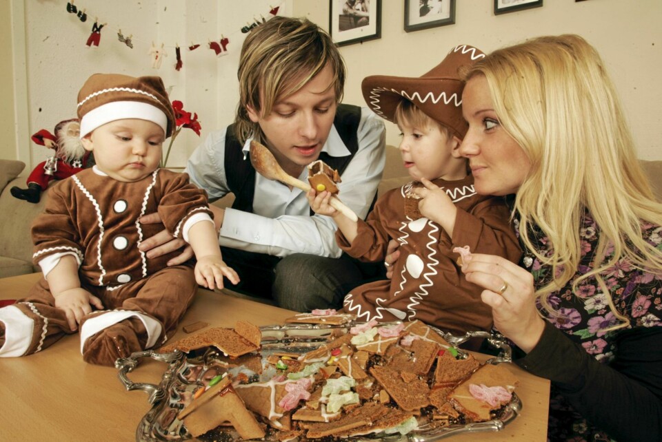 ALLE GODE TING ER TRE: Nicholas Carlie og kona Katrine tilbake i 2006. Nå er sønnene Dominique og Dennis blitt store, og på nyåret får de en liten søster i huset .