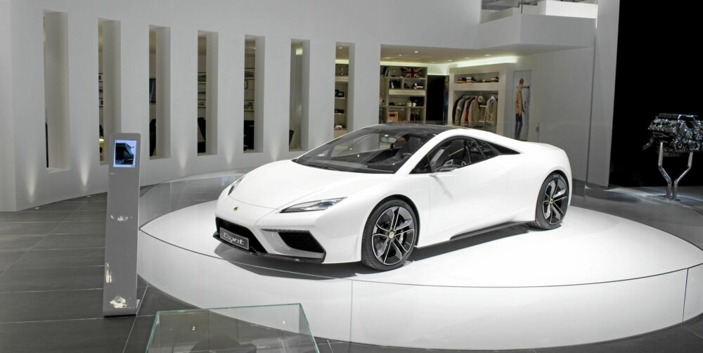 ESPRIT: Lotus lanserer denne modellen, Esprit, i 2013. Toppfart blir 330 km/t.