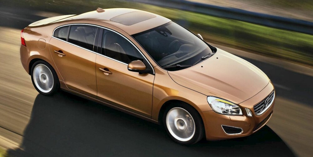 SVENSK SJARMØR: Volvo S60 har fått strålende mottagelse av pressen, men stasjonsvognutgaven V60 er nok den som vil selge best i Norge. SVENSK SJARMØR: Volvo S60 har fått strålende mottagelse av pressen, men stasjonsvognutgaven V60 er nok den som vil selge best i Norge.