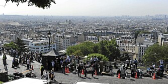 FANTASTISK UTSIKT: Foran Sacre Coeur på Montmartre har du en flott utsikt over Paris.