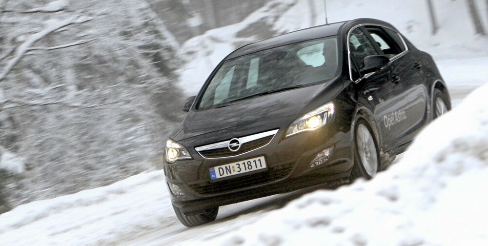TUNG: Vekten påvirker kjøreegenskapene til Opel Astra.