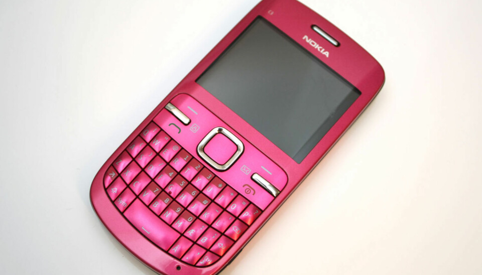 Nokia C3-00 har fullt tastatur.