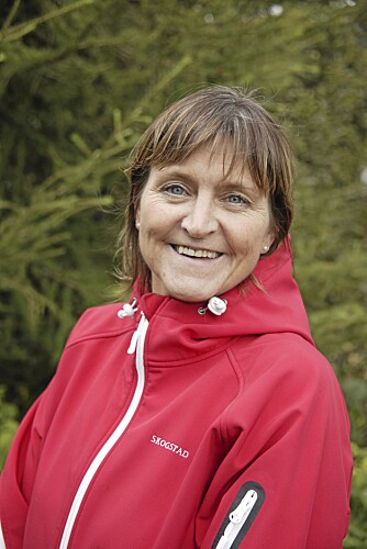 - Det er fantastisk å kjenne hvordan jeg blir bedre. Da jeg kom hit, var ansiktet stivt og jeg kunne ikke fokusere blikket. Nå føler jeg meg fin igjen, sier Edith. - Det er fantastisk å kjenne hvordan jeg blir bedre. Da jeg kom hit, var ansiktet stivt og jeg kunne ikke fokusere blikket. Nå føler jeg meg fin igjen, sier Edith.